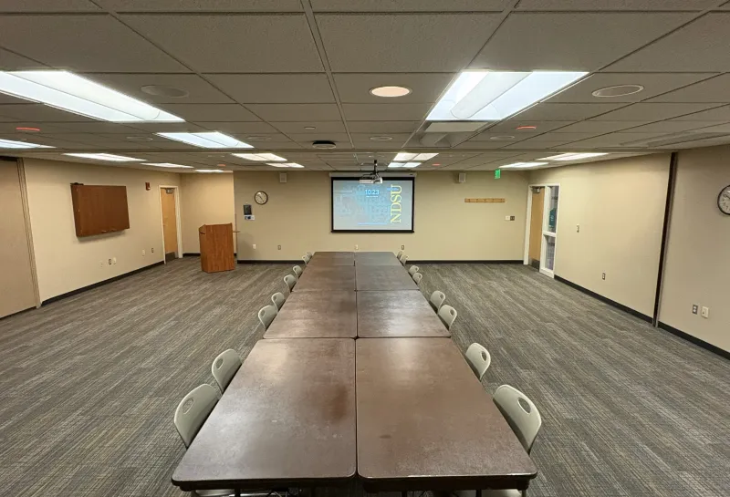 Meadow Lark Closed Rectangle arrangement