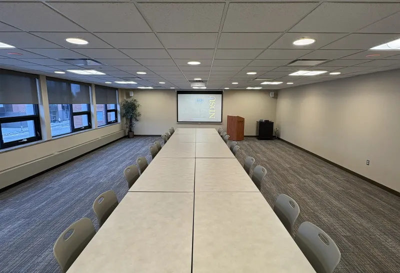 Nueta room closed rectangle seating