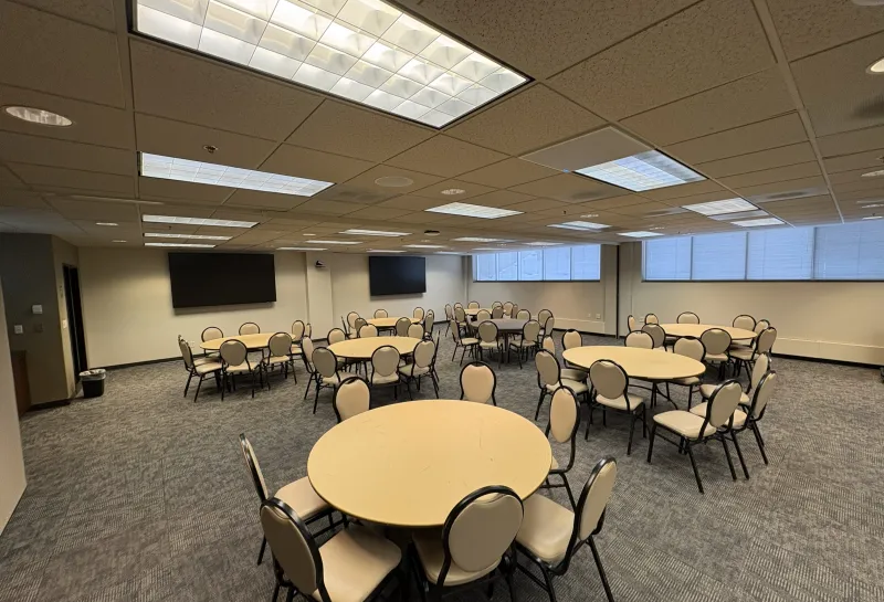 Alumni Center Reimers Round Tables