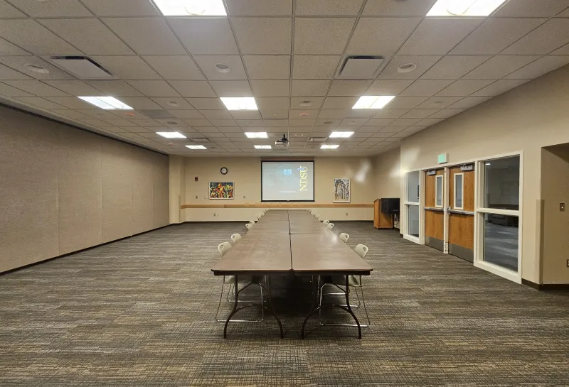Rose Meeting Room in Closed Rectangle arrangement