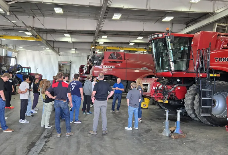 explore engineering students tour CASE IH