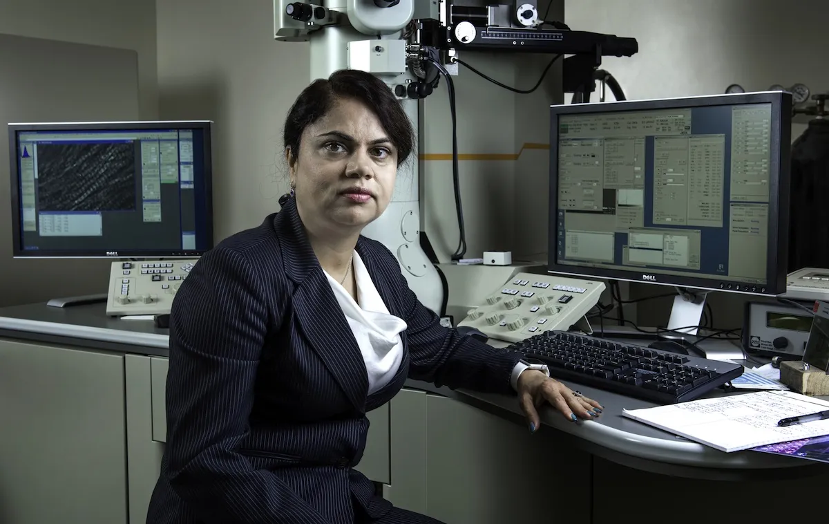 Distinguished Professor Kapana Katti in a lab.