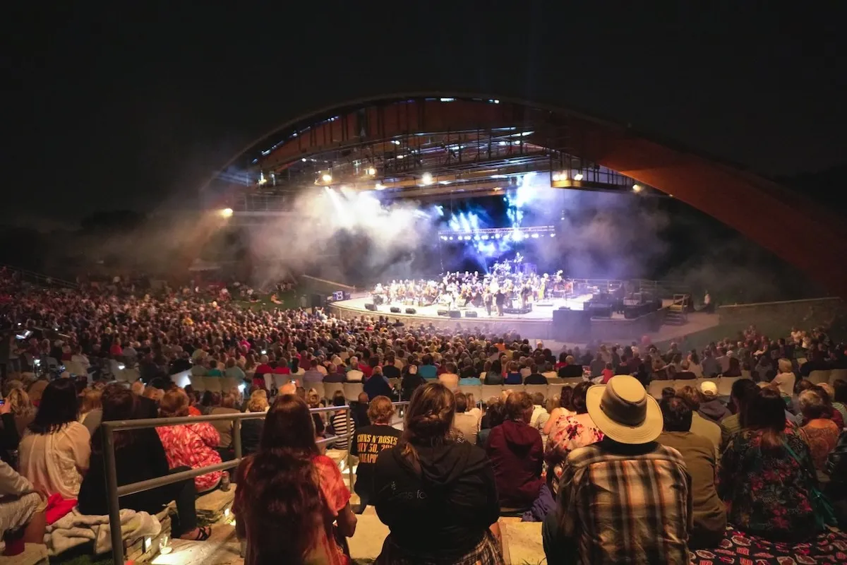 A night concert at Bluestem.