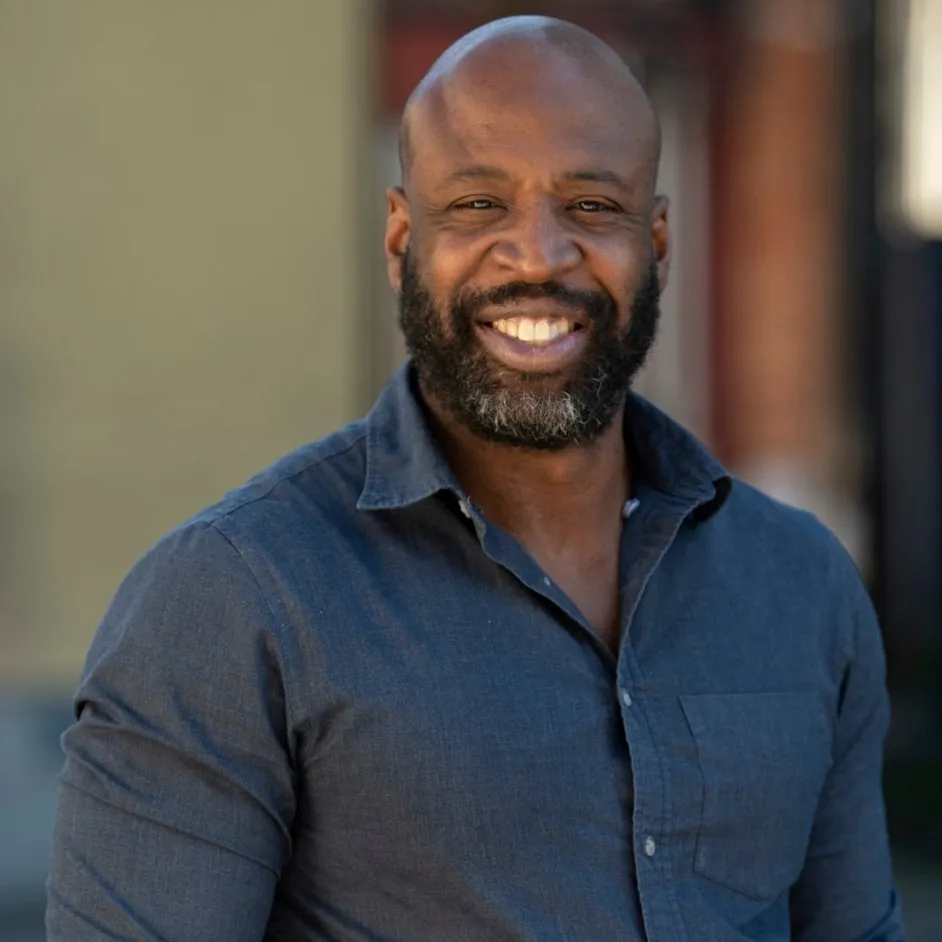 Headshot of Erec Smith