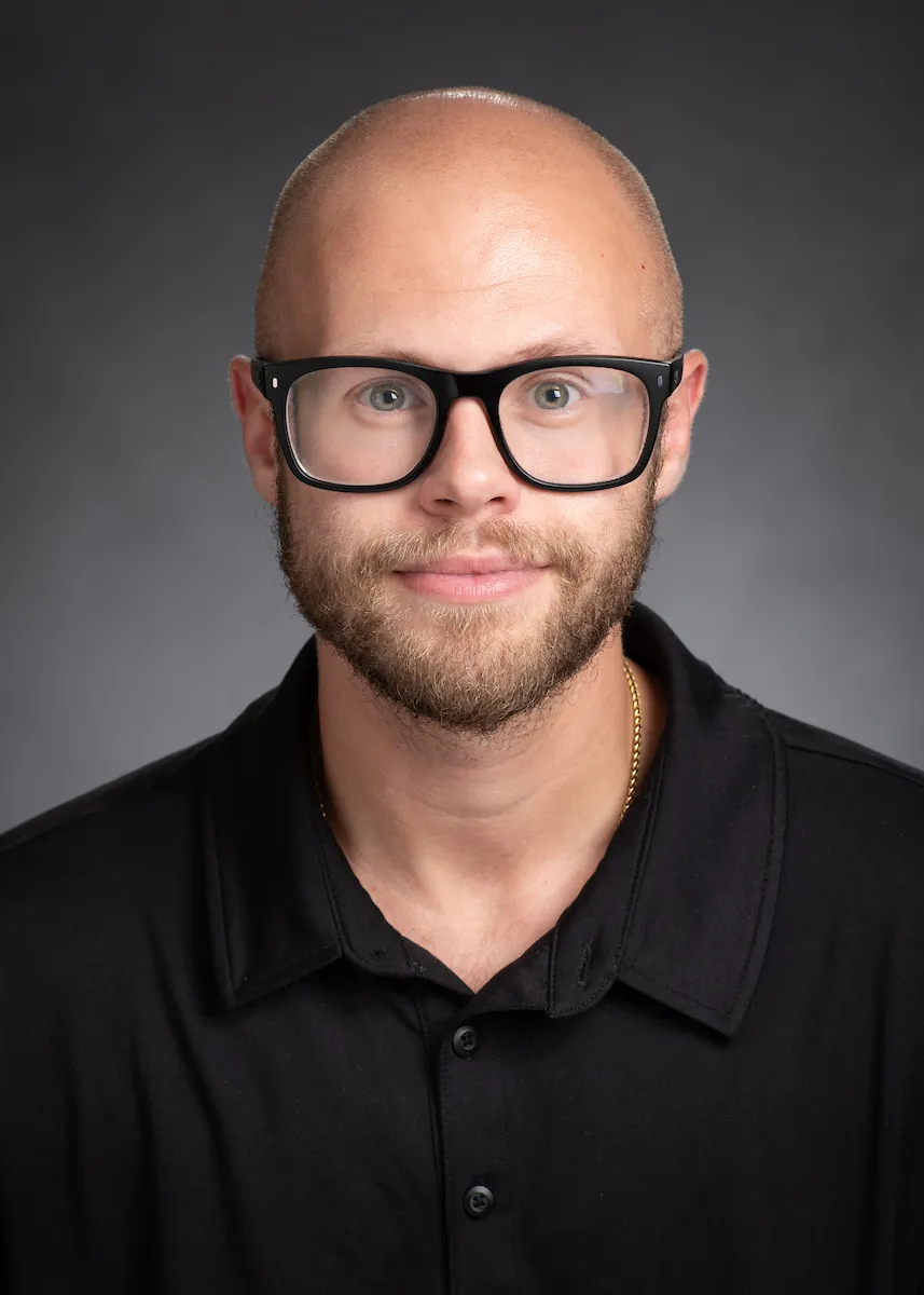 Jake Stelianou headshot