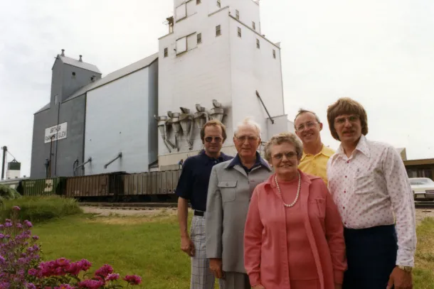Burgums and Peltiers at Arthur Farmers Elevator in 1978