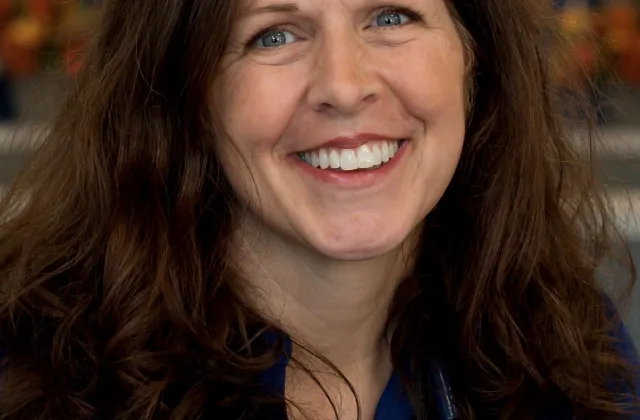 Head shot of Thea Fransen