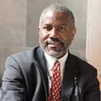 Headshot of Ian Rowe