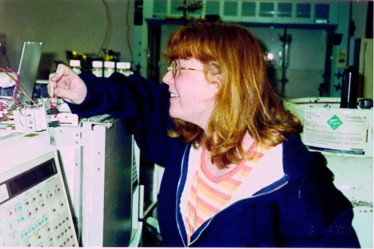 Injection of a water sample into the spray extraction system